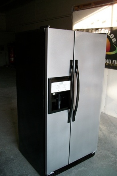 Modern fridge complete. changed to silver and black